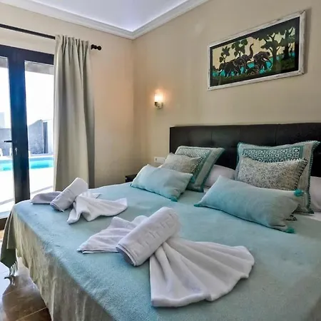 Playa Blanca Sleeps 6 Pool Air Con Wifi Villa Playa Blanca (Lanzarote)