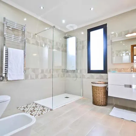 Playa Blanca Sleeps 6 Pool Air Con Wifi * Playa Blanca (Lanzarote)