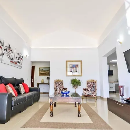Villa Playa Blanca Sleeps 6 Pool Air Con Wifi